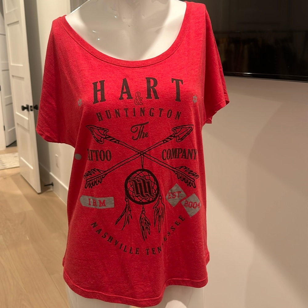 Hart & Huntington scoop neck tee